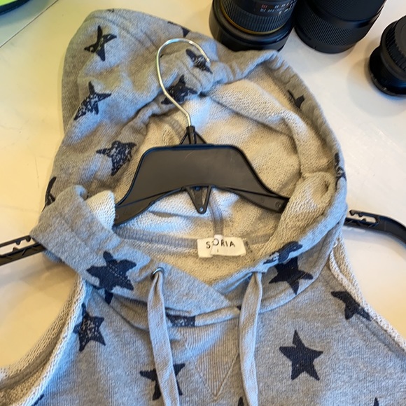 Stories hoodie no shoulders - Picture 3 of 5